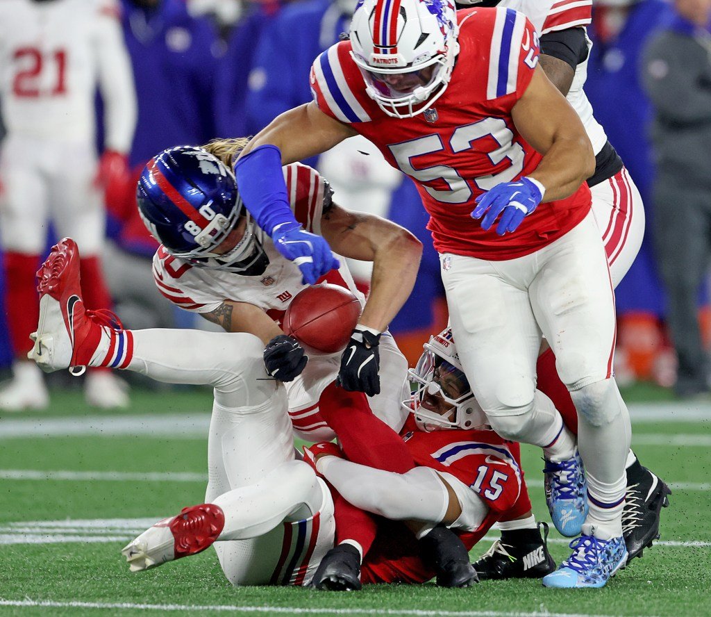 Patriots head coach Mike Vrabel defends Christian Elliss’ big hits