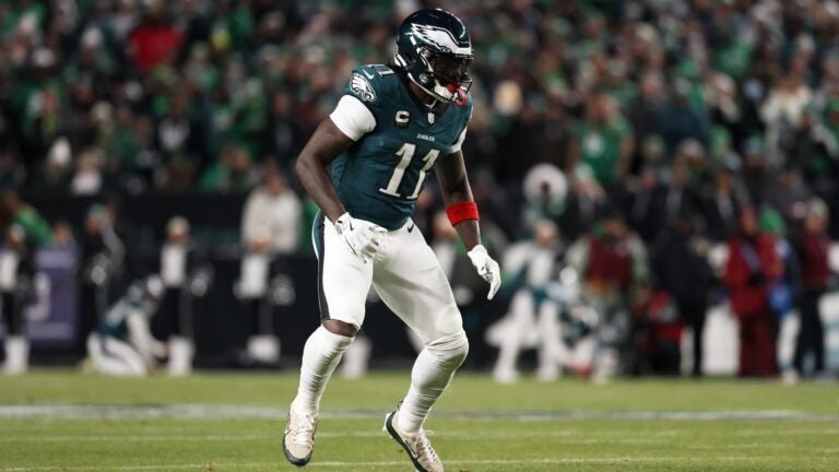 A.J. Brown’s Eagles teammate doesn’t buy Patriots trade possibility