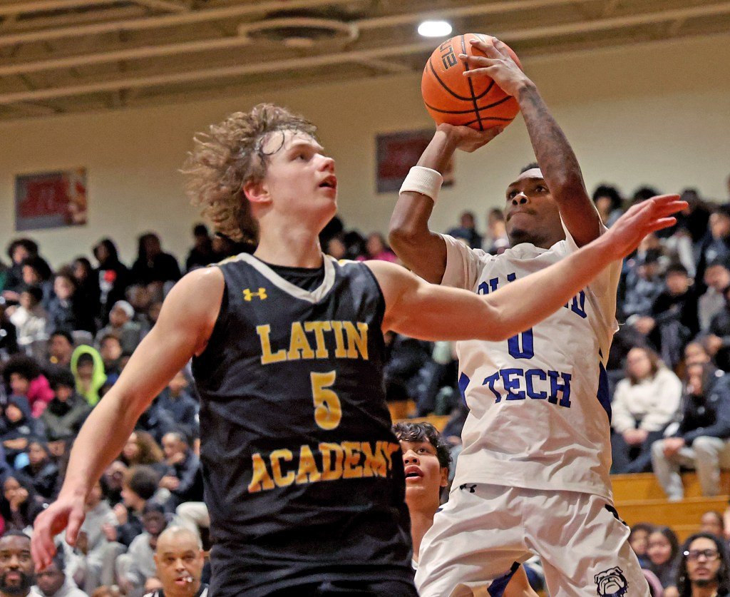 Malden’s double-double machine paves way to win