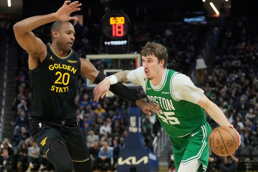 Celtics wing fractures thumb, could miss 76ers matchup