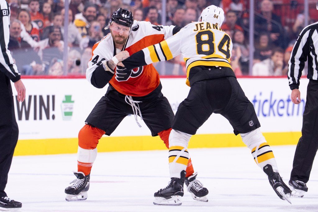 Bruins’ road woes continue with loss Flyers