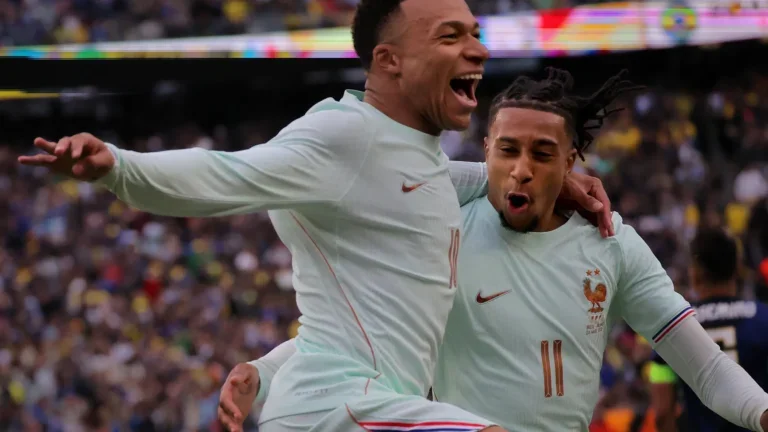 French squad gets introduced to Foxborough game-day traffic jams