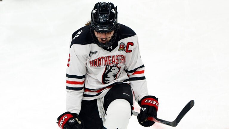 Northeastern women’s hockey advances to Frozen Four