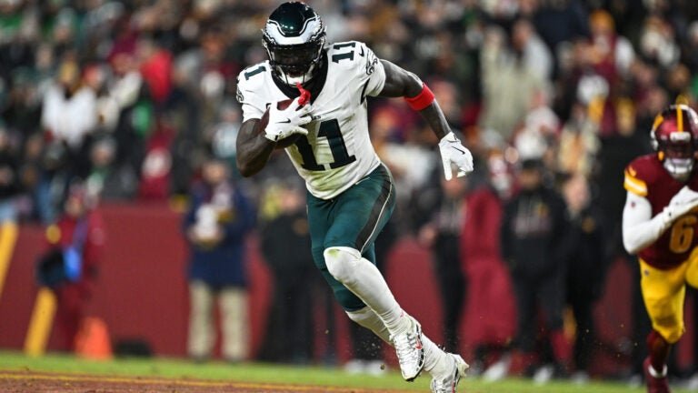 Patriots’ A.J. Brown trade could ‘happen quickly’